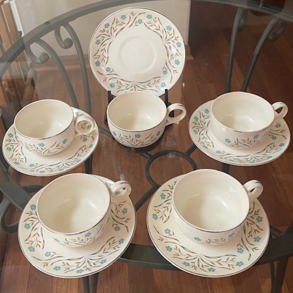 Vintage Royal Monarch Queen Anne Pattern 5 Cup and Saucer Sets 10 Pieces 1950s